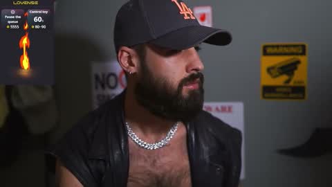 Snapshot of hairyrobxxx chatting on November 2025 04:27:01 PM HairyRobXxX online show from November 2025 04:27:01 PM