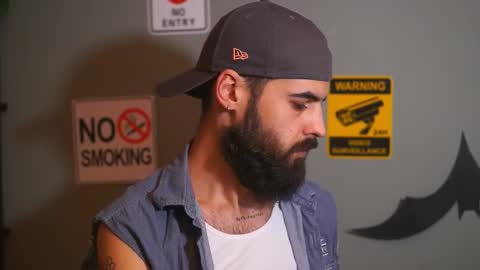 Snapshot of hairyrobxxx chatting on November 2025 10:45:01 PM HairyRobXxX online show from November 2025 10:45:01 PM