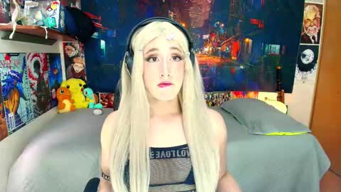 Haku Please help me with your thumbs up its important  online show from November 2025 08:30:01 PM