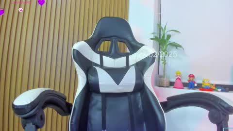 Anahis online show from February 2025 01:05:01 AM