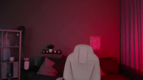 Mary online show from October 2025 02:25:02 PM