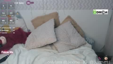 Snapshot of hallestrawberry69 chatting on March 2025 04:43:02 AM HALLE online show from March 2025 04:43:02 AM