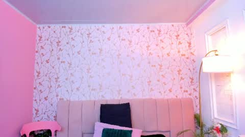 Halley Lorens online show from July 2026 06:58:02 PM