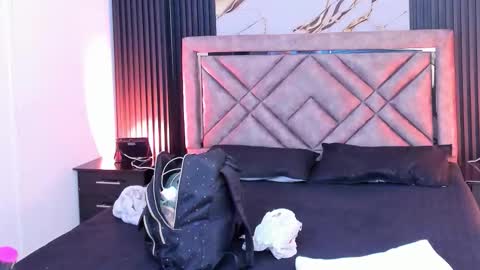 Halleyrosse online show from October 2025 12:55:02 AM