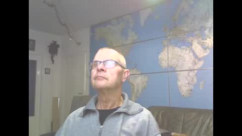 Snapshot of hamto65 chatting on March 2025 09:06:02 PM Prefer men 80 online show from March 2025 09:06:02 PM