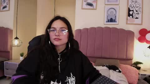 Snapshot of hanabie_ chatting on April 2026 03:33:01 AM hanabie_ online show from April 2026 03:33:01 AM