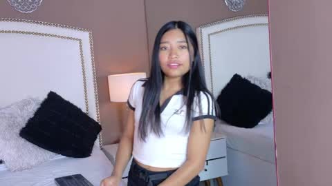 Snapshot of hanaluna chatting on April 2026 02:11:02 PM Hanna online show from April 2026 02:11:02 PM