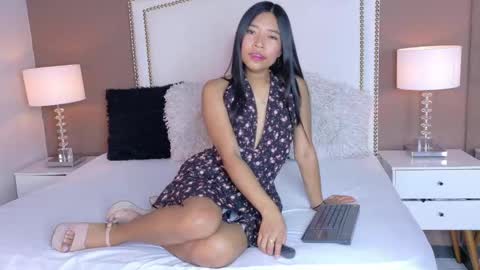 Snapshot of hanaluna chatting on April 2026 01:27:02 PM Hanna online show from April 2026 01:27:02 PM