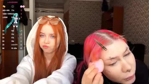 Snapshot of hananocha chatting on February 2026 07:15:02 AM Tori and Asuna online show from February 2026 07:15:02 AM