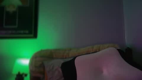 hand_banana_420 online show from October 2025 03:26:02 AM