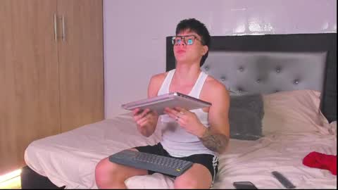 handsome_boys69 online show from April 2026 07:50:02 AM