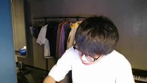 Snapshot of handsome_mannn chatting on December 2025 02:08:02 AM handsome_mannn online show from December 2025 02:08:02 AM