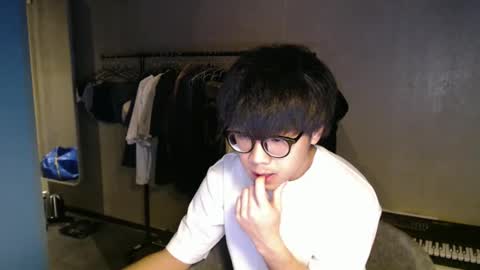 Snapshot of handsome_mannn chatting on December 2025 11:32:01 PM handsome_mannn online show from December 2025 11:32:01 PM