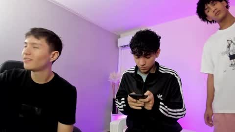 leonardfarrucknick and otis online show from May 2026 08:39:01 PM