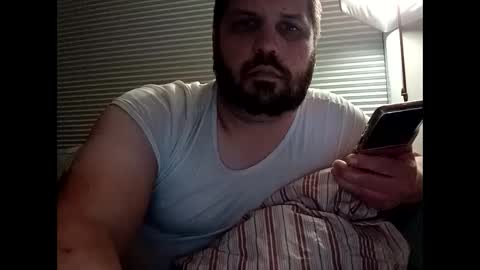 Snapshot of handsomedaddy198923 chatting on October 2025 07:25:02 AM handsomedaddy198923 online show from October 2025 07:25:02 AM