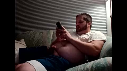 Snapshot of handsomedaddy198923 chatting on October 2025 05:27:01 AM handsomedaddy198923 online show from October 2025 05:27:01 AM