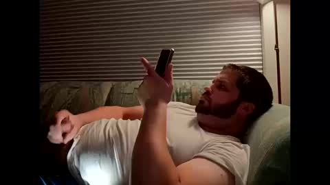 Snapshot of handsomedaddy198923 chatting on October 2025 08:13:01 AM handsomedaddy198923 online show from October 2025 08:13:01 AM