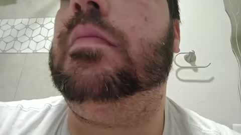 Snapshot of handsomedaddy198923 chatting on October 2025 06:12:01 AM handsomedaddy198923 online show from October 2025 06:12:01 AM