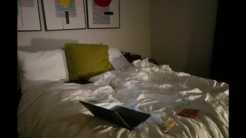 Snapshot of handsomedeck23 chatting on December 2025 05:17:02 AM handsomedeck online show from December 2025 05:17:02 AM