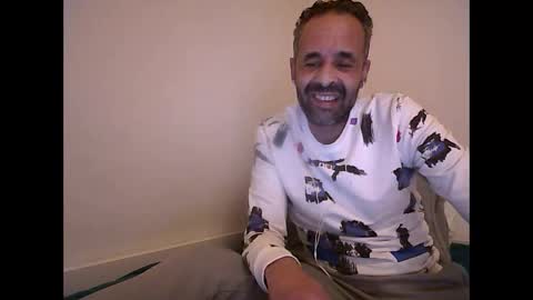 Snapshot of handsomepenis20cm chatting on October 2025 11:51:02 PM handsomepenis20cm online show from October 2025 11:51:02 PM