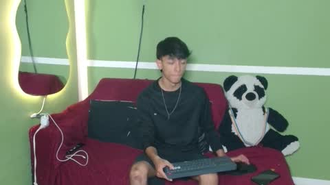 hank_hand online show from November 2025 08:14:01 PM