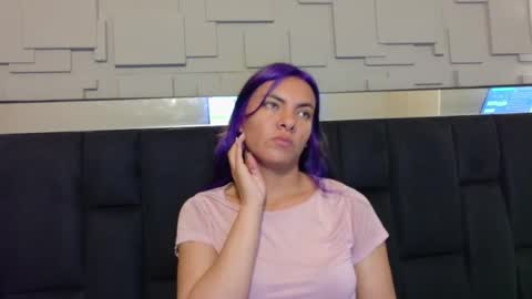 Hanna online show from November 2025 06:40:02 PM