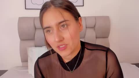 hanna__evans_ online show from September 2025 03:11:02 PM