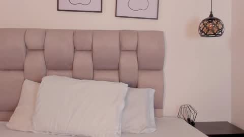 hanna__evans_ online show from September 2025 11:26:01 AM