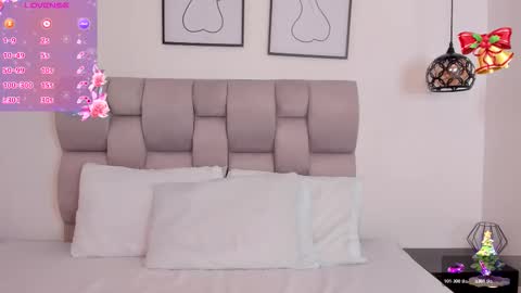 hanna__evans_ online show from November 2025 12:06:01 PM