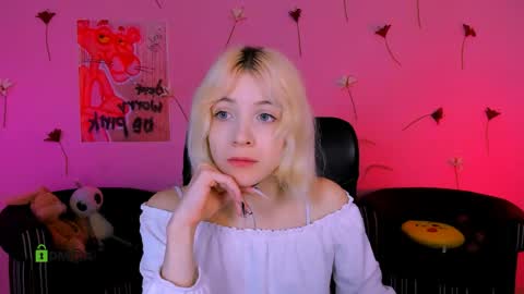 Snapshot of hanna__moon1 chatting on May 2026 08:21:02 AM Hanna online show from May 2026 08:21:02 AM
