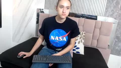 Hanna Palmer online show from November 2025 12:09:02 PM