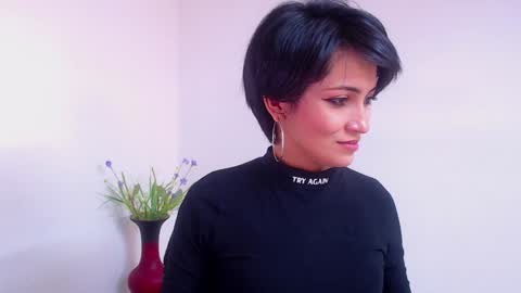 Sara online show from January 2025 05:27:01 PM