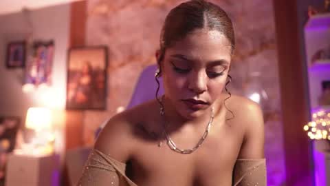 HANNA  online show from November 2025 11:04:01 PM