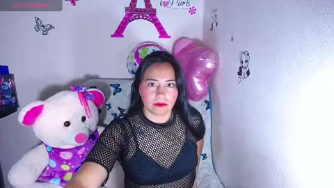 Snapshot of hanna_girl21 chatting on February 2025 04:15:01 AM HANNA online show from February 2025 04:15:01 AM