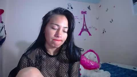 Snapshot of hanna_girl21 chatting on December 2025 11:10:01 PM HANNA online show from December 2025 11:10:01 PM