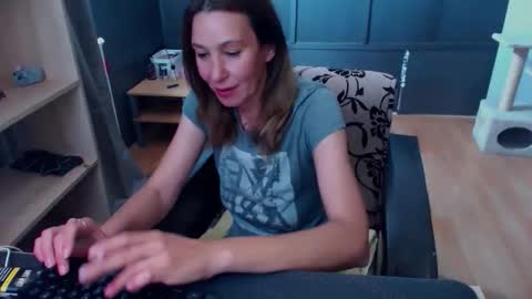 Snapshot of hanna_ha chatting on May 2026 10:22:02 AM hanna_ha online show from May 2026 10:22:02 AM