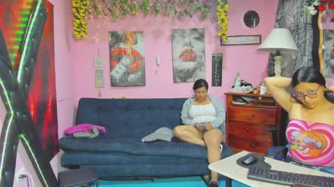 Snapshot of hanna_mature01 chatting on April 2026 12:06:01 PM Hanna online show from April 2026 12:06:01 PM