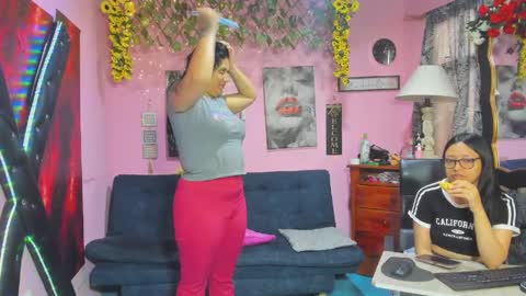 Snapshot of hanna_mature01 chatting on April 2026 12:05:02 PM Hanna online show from April 2026 12:05:02 PM