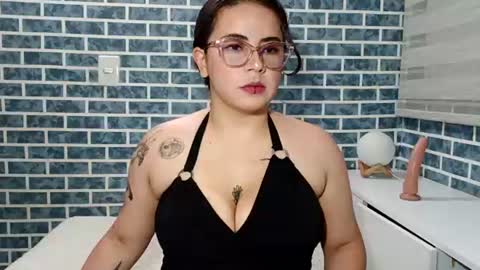 Snapshot of hanna_moons chatting on June 2026 03:05:02 AM hanna_moons online show from June 2026 03:05:02 AM