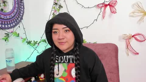 Snapshot of hanna_moore1 chatting on December 2024 06:32:02 PM Camila online show from December 2024 06:32:02 PM