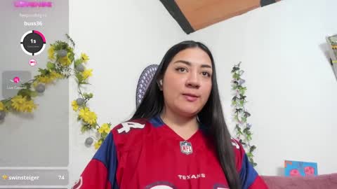 Snapshot of hanna_moore1 chatting on January 2025 05:30:01 PM Camila online show from January 2025 05:30:01 PM