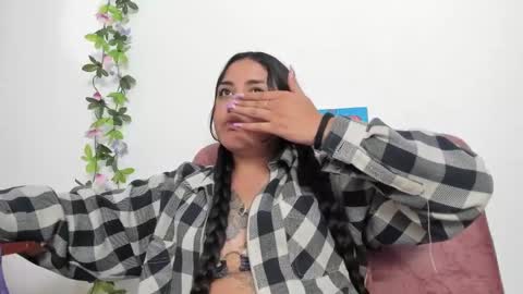 Snapshot of hanna_moore1 chatting on February 2025 10:54:01 PM Camila online show from February 2025 10:54:01 PM