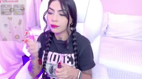 Hanna  online show from April 2026 07:48:01 PM