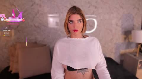 Hanna  online show from December 2025 08:15:02 PM