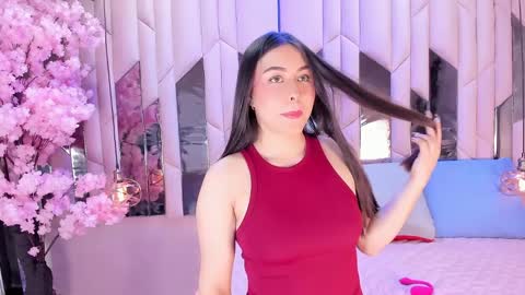 Snapshot of hannacollins_2 chatting on April 2026 02:17:02 PM hannacollins_2 online show from April 2026 02:17:02 PM