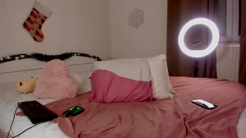 HannahIm a simple girl who likes gifts Lovense is activeThere are legends that in this room all your wish can come true online show from January 2025 07:06:02 AM