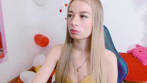 Snapshot of hannah_026 chatting on September 2025 12:37:02 PM Hannah 027 online show from September 2025 12:37:02 PM