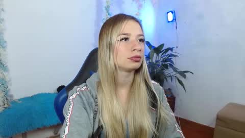 Snapshot of hannah_026 chatting on November 2025 03:39:02 AM Hannah 027 online show from November 2025 03:39:02 AM