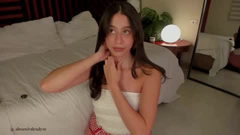 Snapshot of hannah_brady chatting on March 2026 01:32:01 AM Hannah online show from March 2026 01:32:01 AM