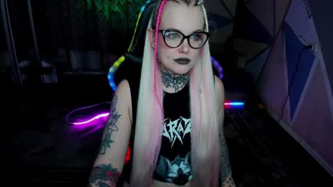Snapshot of hannah_chaos chatting on December 2024 02:15:02 AM Hannah online show from December 2024 02:15:02 AM